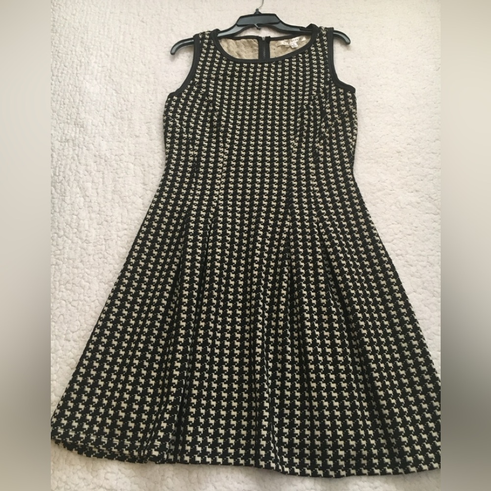 Max Studio Elegant Black and White Patterned Dress